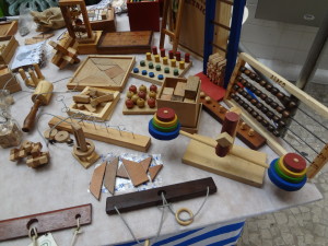 Brinquedos Pedagógicos Artesanais - Flávio Leone